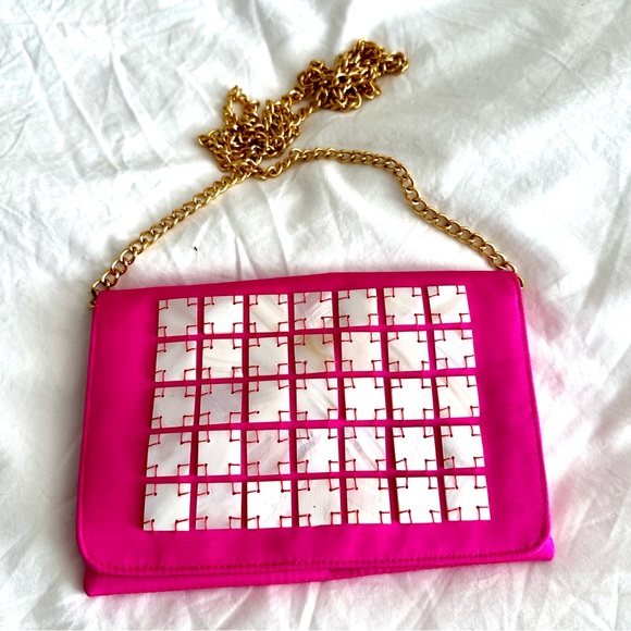 Shiraleah Handbags - NWOT Shrileah bright pink purse with gold chain